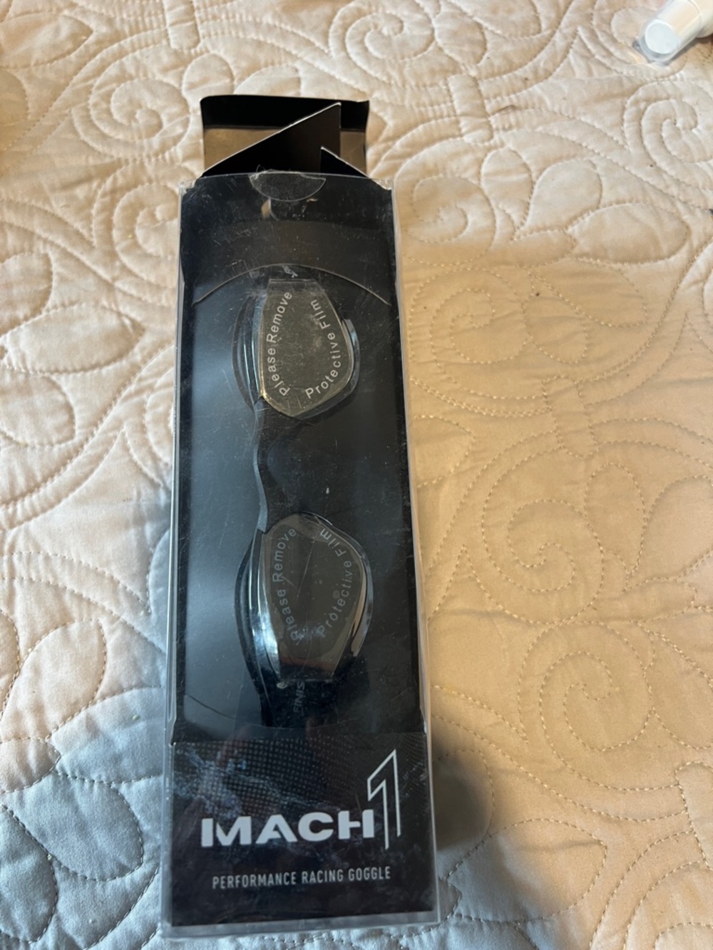 MACH1 Performance Racing Goggle - Black FINIS plus swim cap goggle carrying case